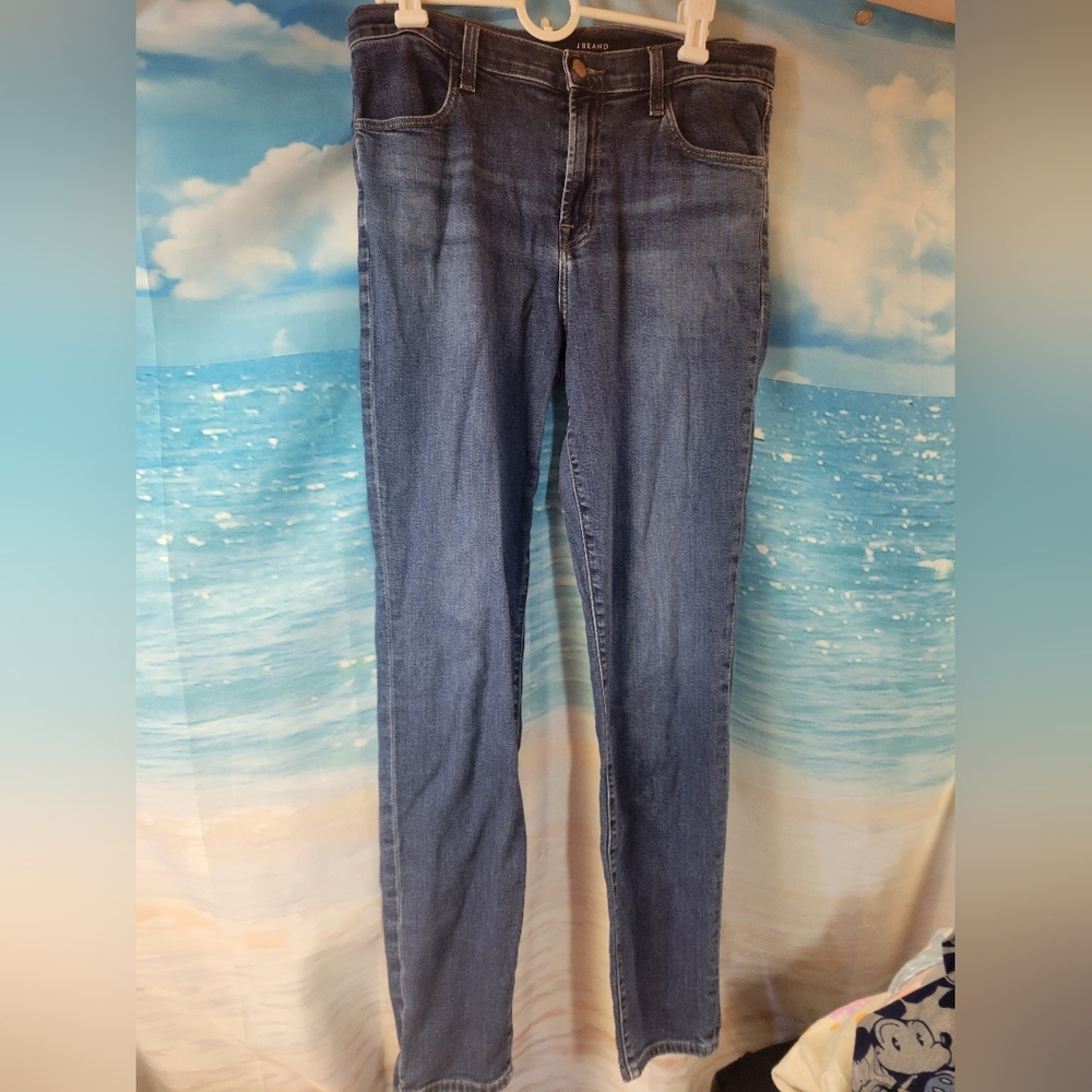 J BRAND Ladies Straight Leg Jeans Size 29‎